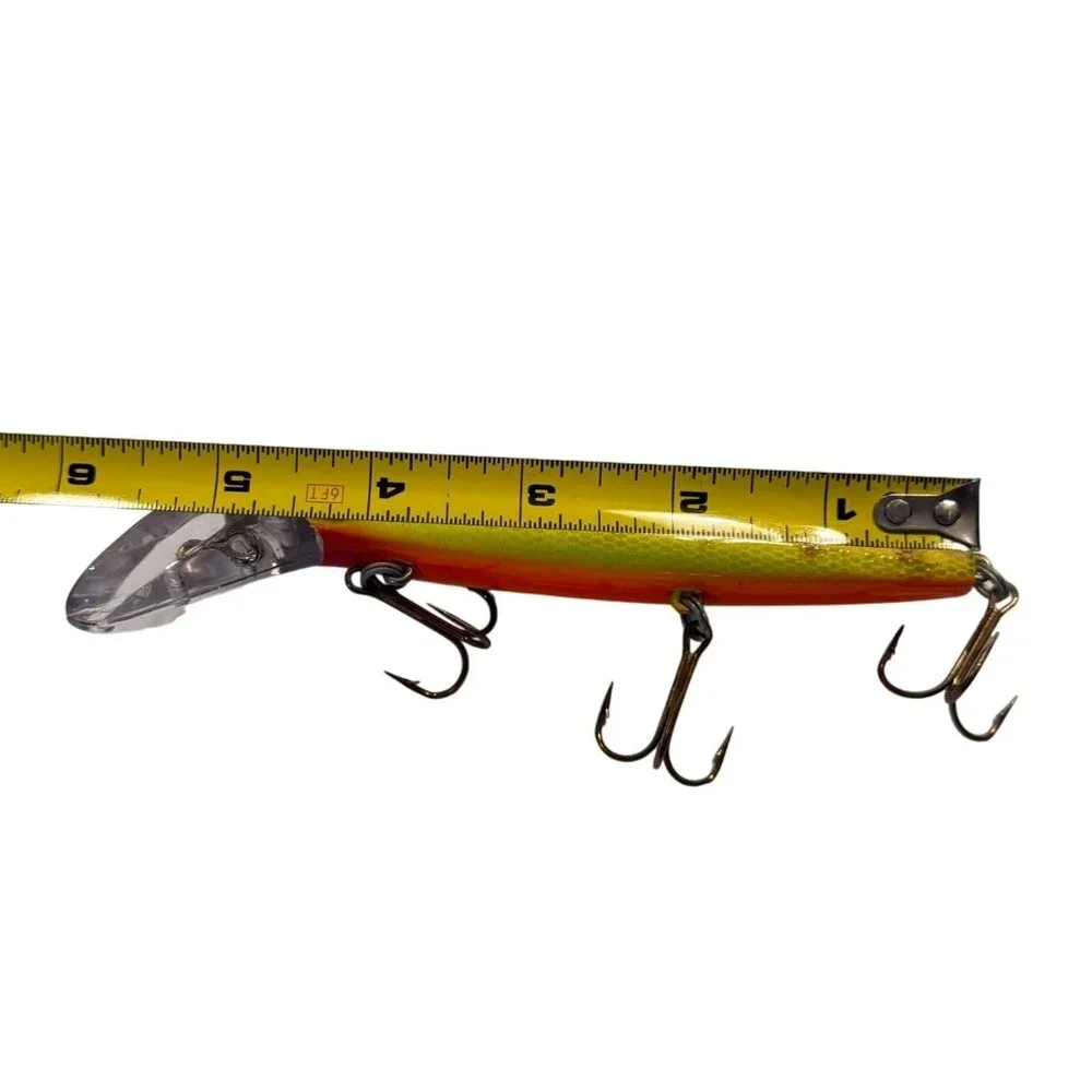 Buchertail Depth Raider 6 Inch Crankbait Lure Yellow Orange Musky Pike Fishing